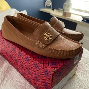tory burch tan drivers nwt size 7.5